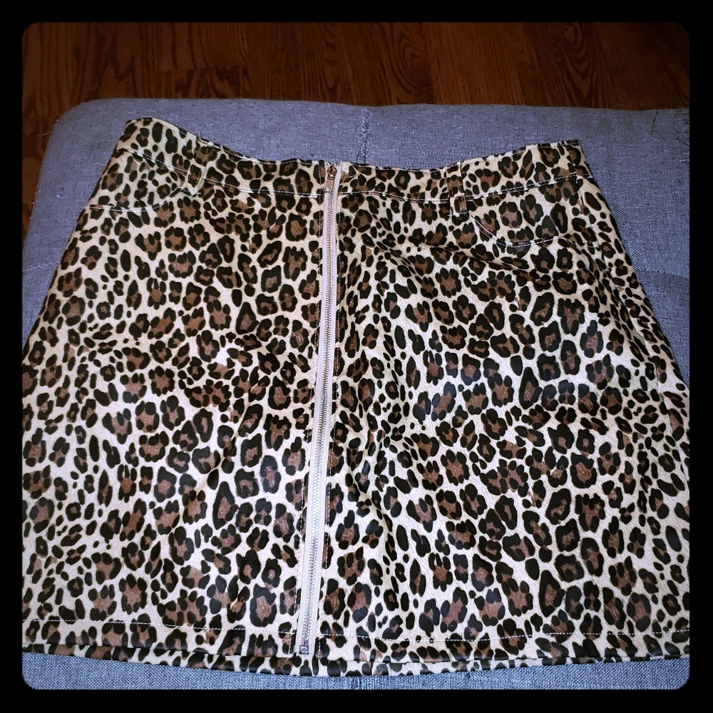 leopard skirt